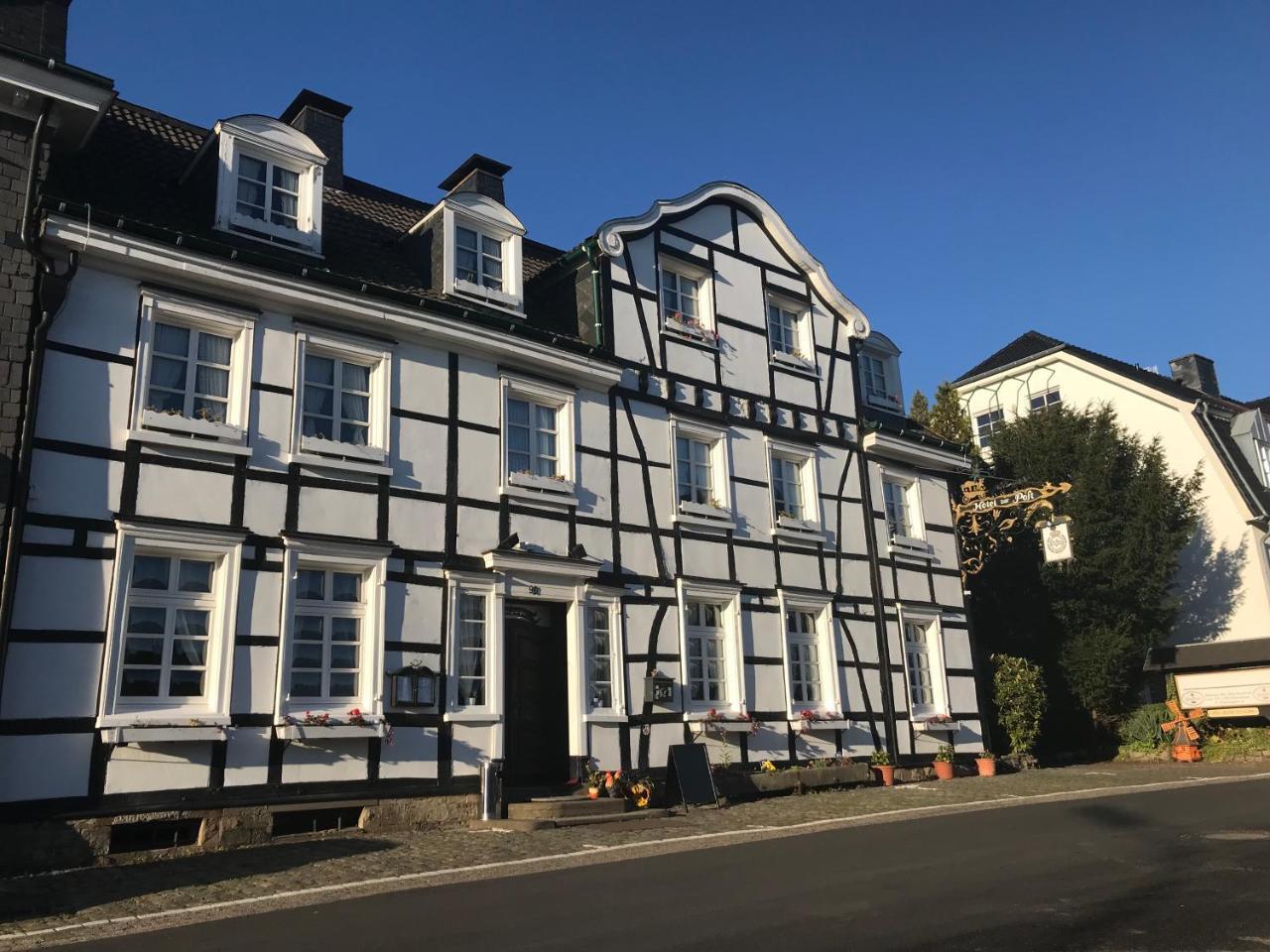 Hotel Zur Post Dabringhausen 3*